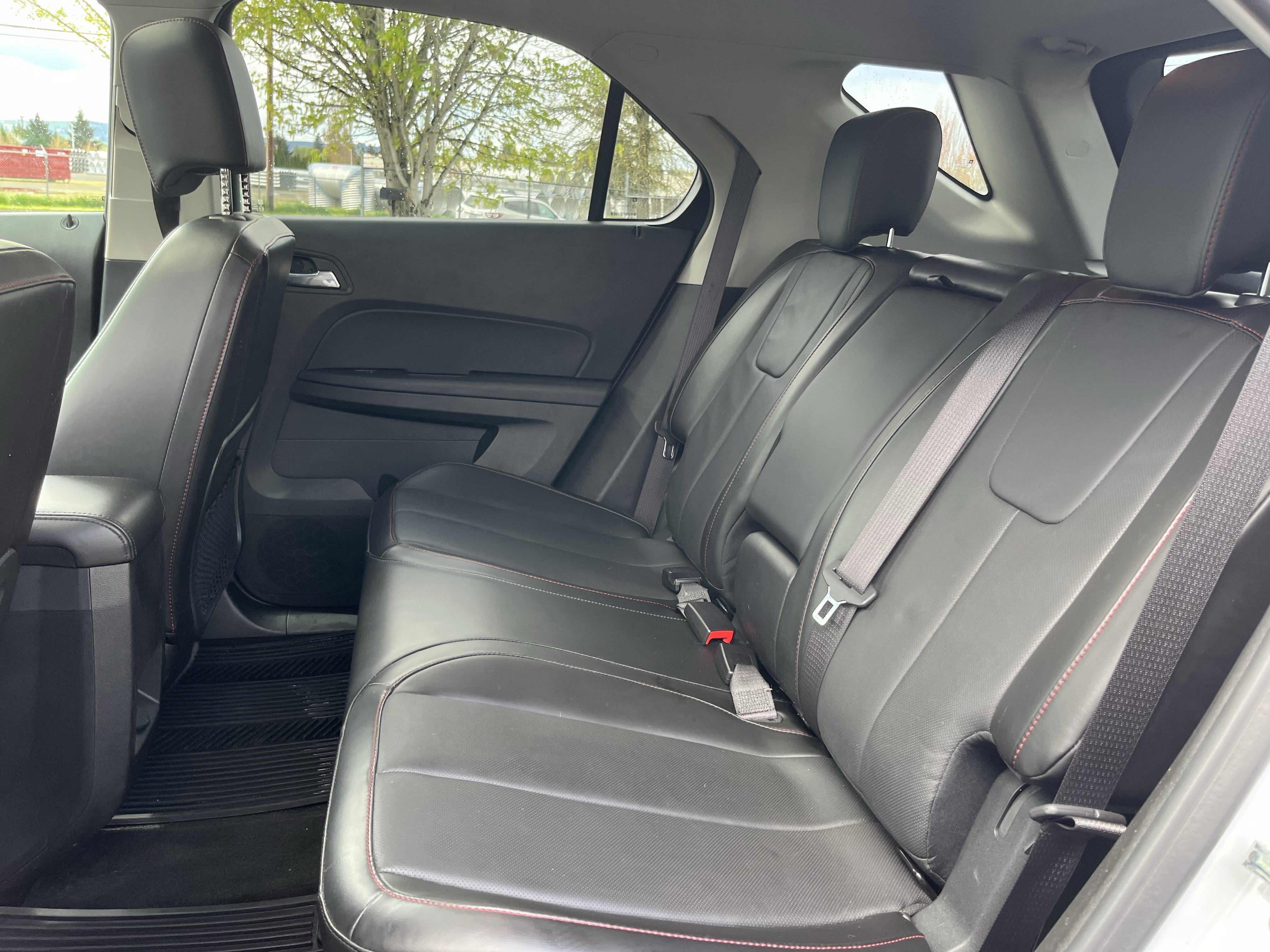 Used 2017 Chevrolet Equinox Premier w/ Enhanced Convenience Package AWD/4WD image 14