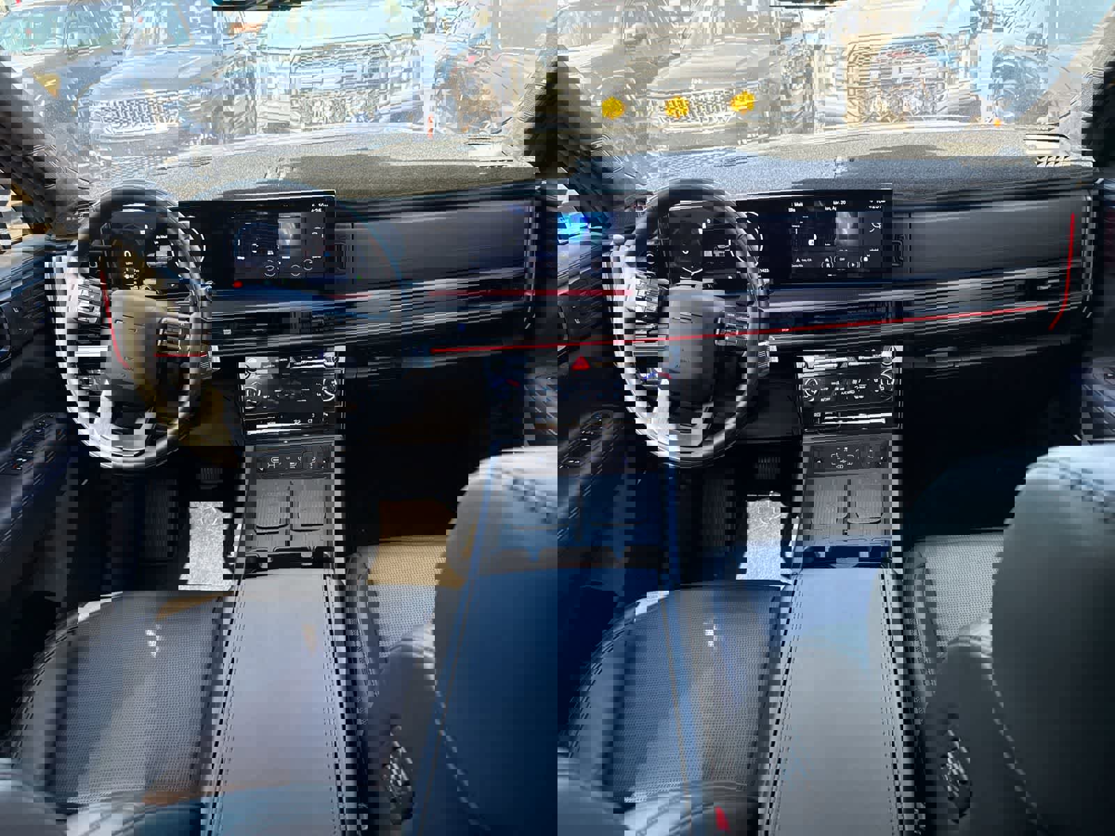 Used 2025 Hyundai Santa Fe Calligraphy image 6