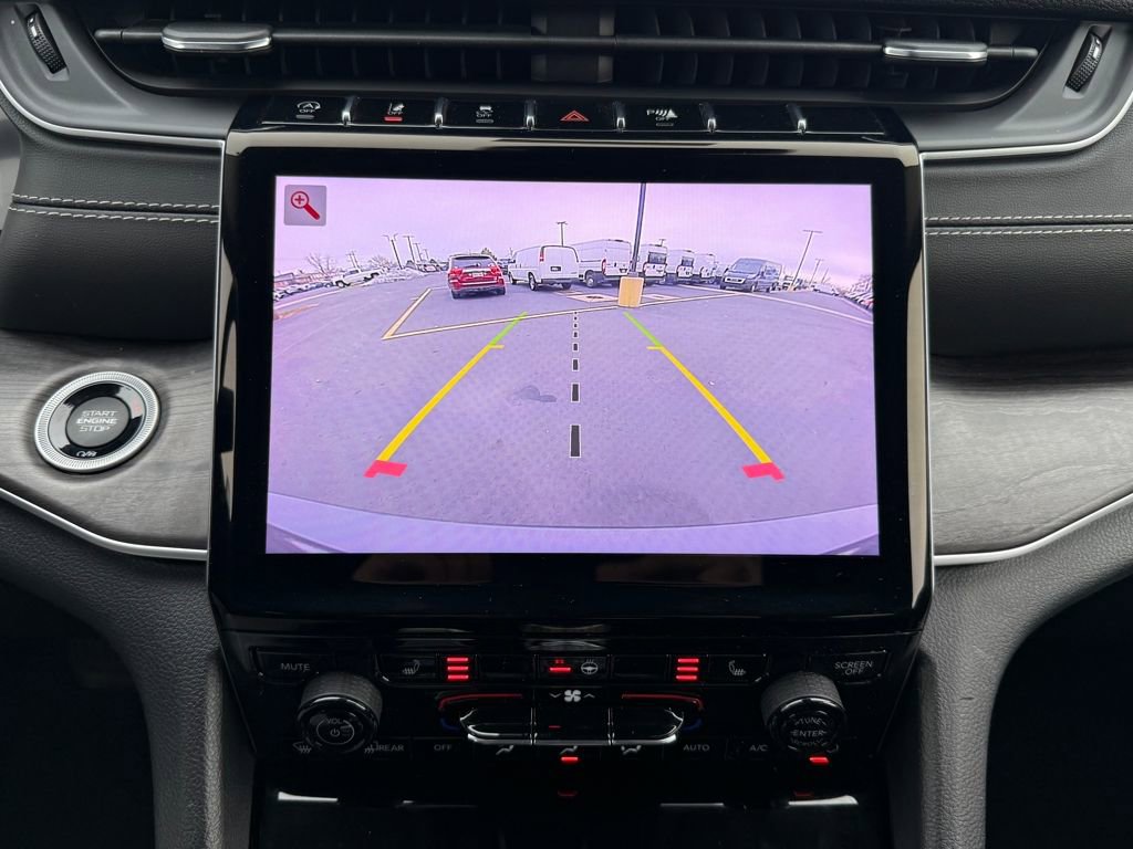 Used 2023 Jeep Grand Cherokee L Limited image 20