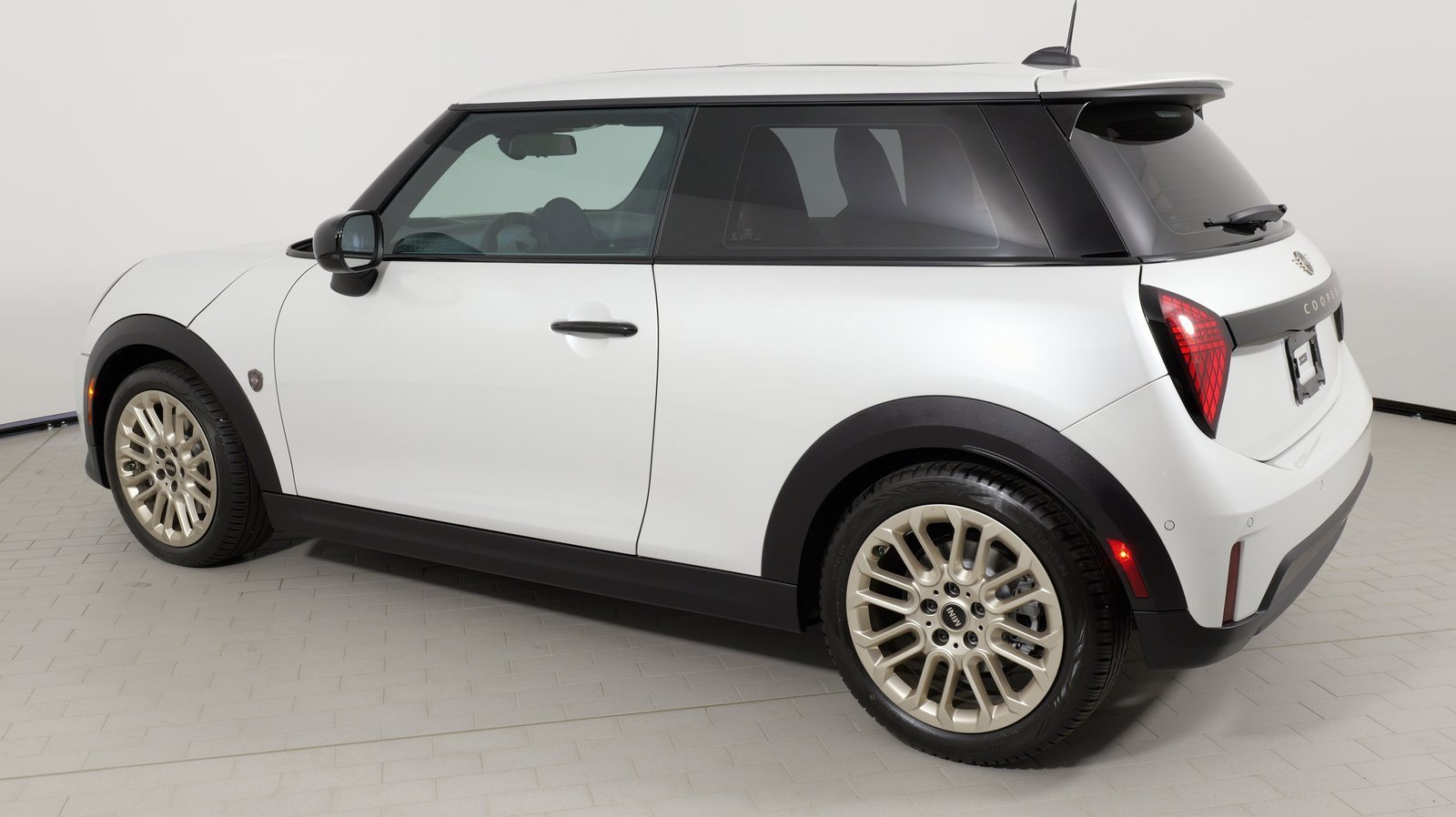Used 2025 MINI Cooper S image 26