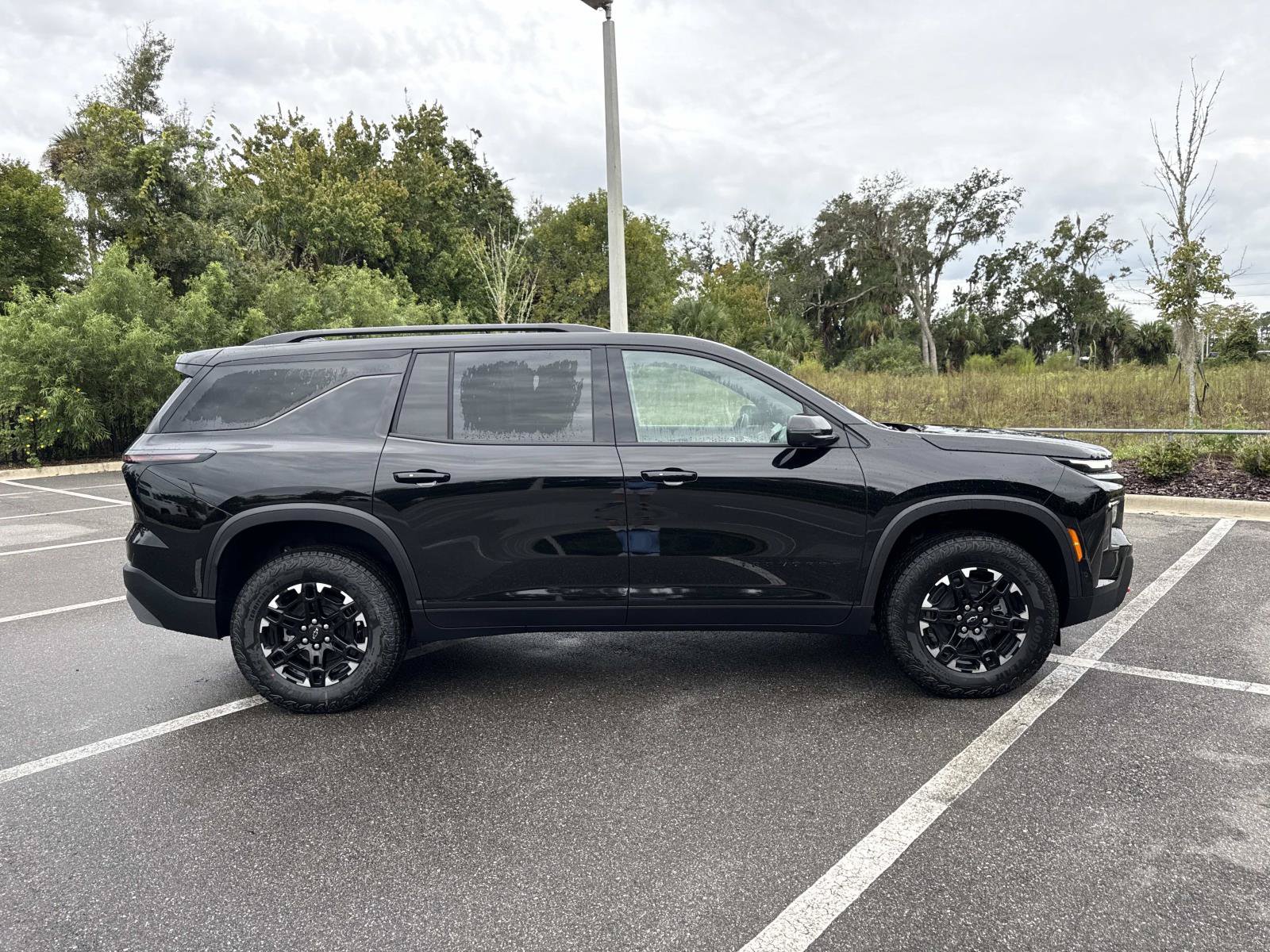 New 2027 Chevrolet Traverse Z71 w/ Enhanced Driving Package AWD/4WD image 2