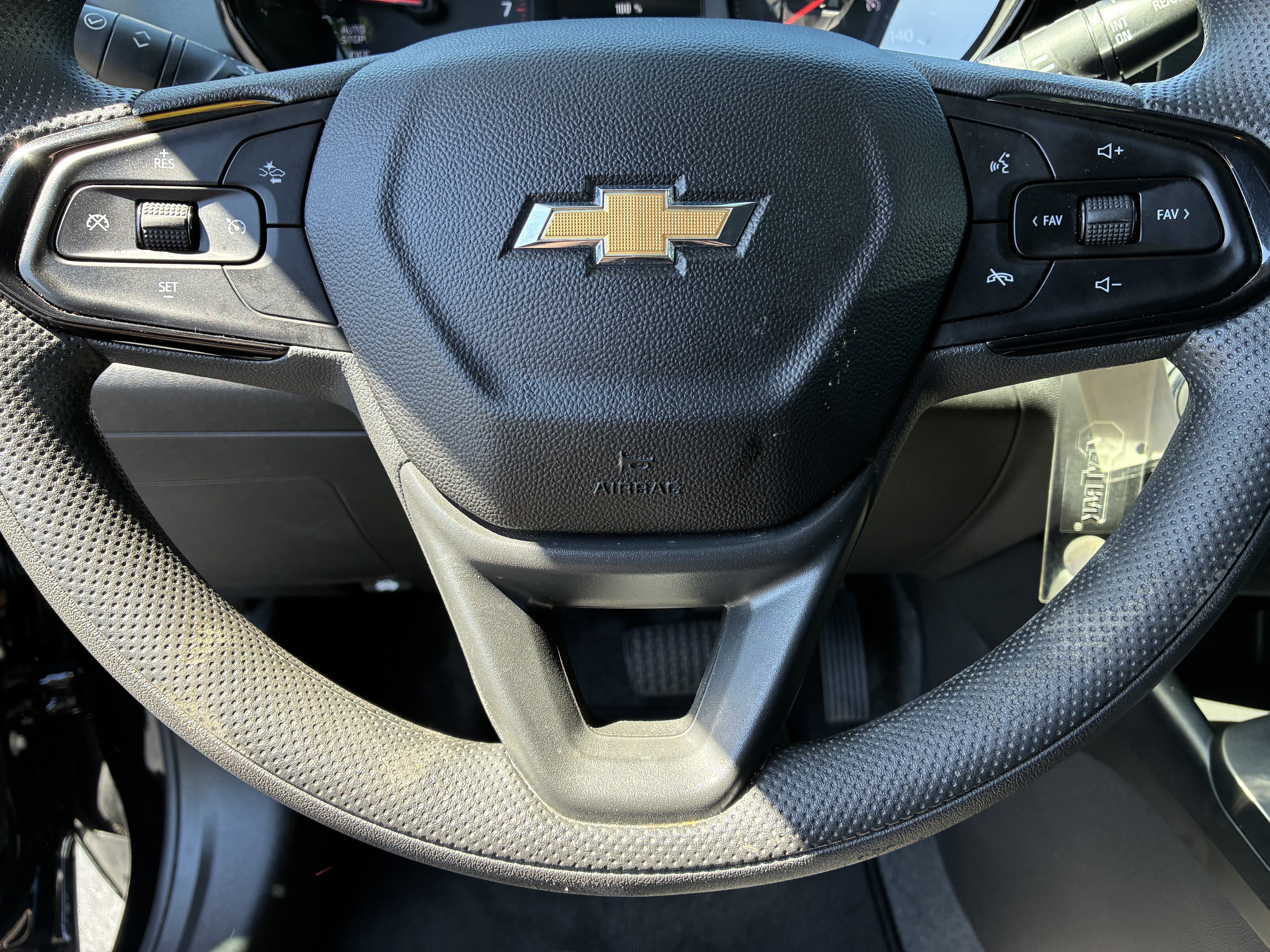 Used 2025 Chevrolet Trax LS w/ LS Convenience Package FWD image 26