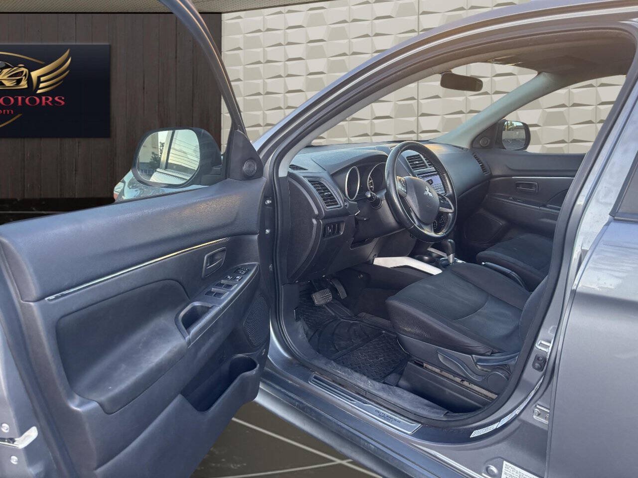 Used 2014 Mitsubishi Outlander Sport ES FWD image 9
