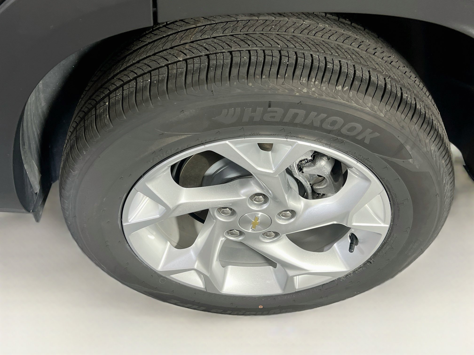 Used 2025 Chevrolet Trax LS w/ LS Convenience Package FWD image 29