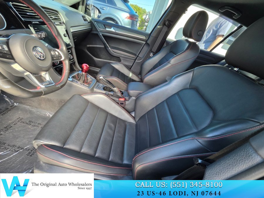 Used 2021 Volkswagen GTI SE FWD image 11