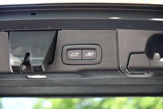 Used 2026 Volvo XC60 B5 Plus AWD/4WD image 32