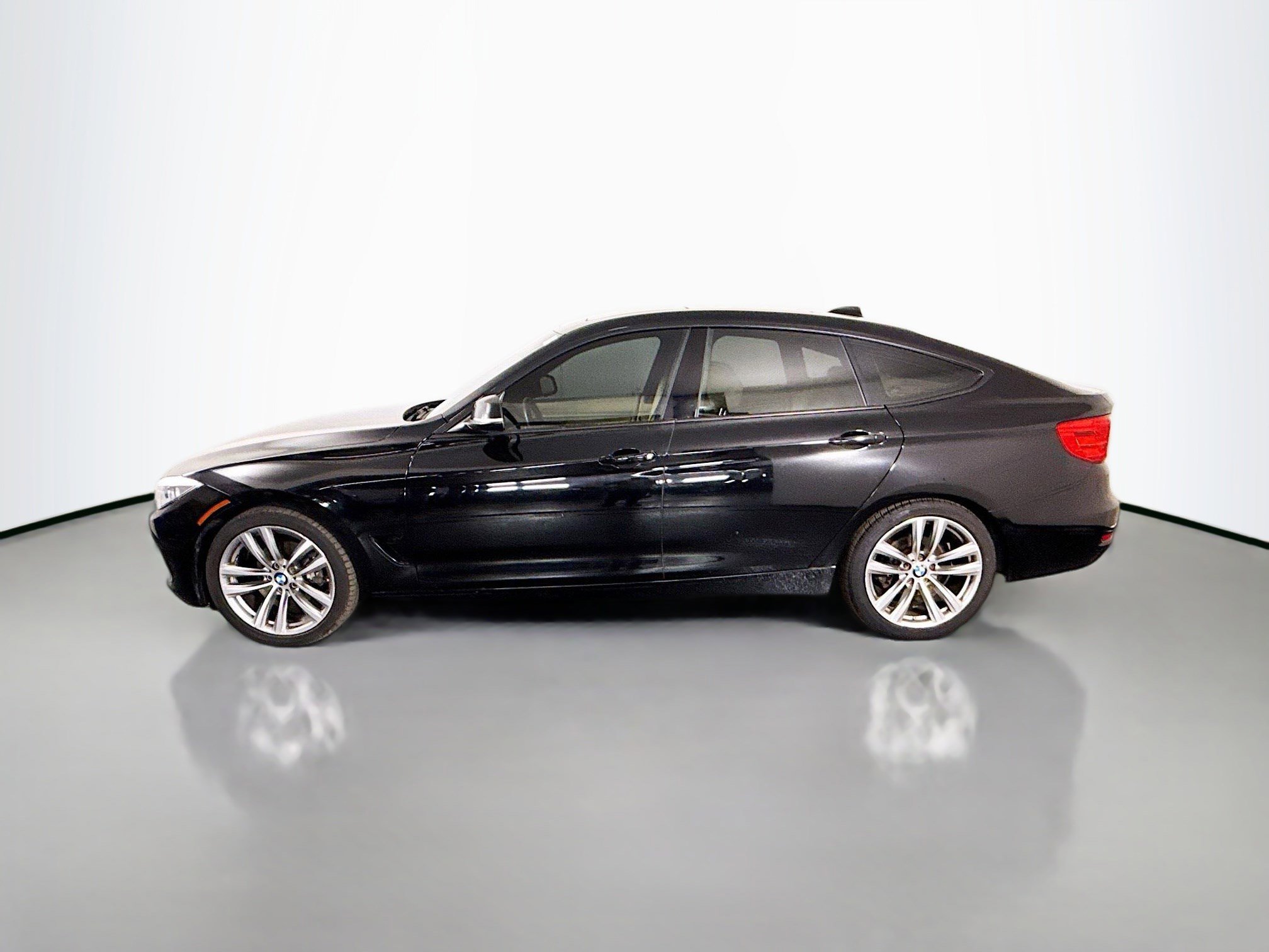 Used 2016 BMW 328i xDrive w/ Driver Assistance Package image 6