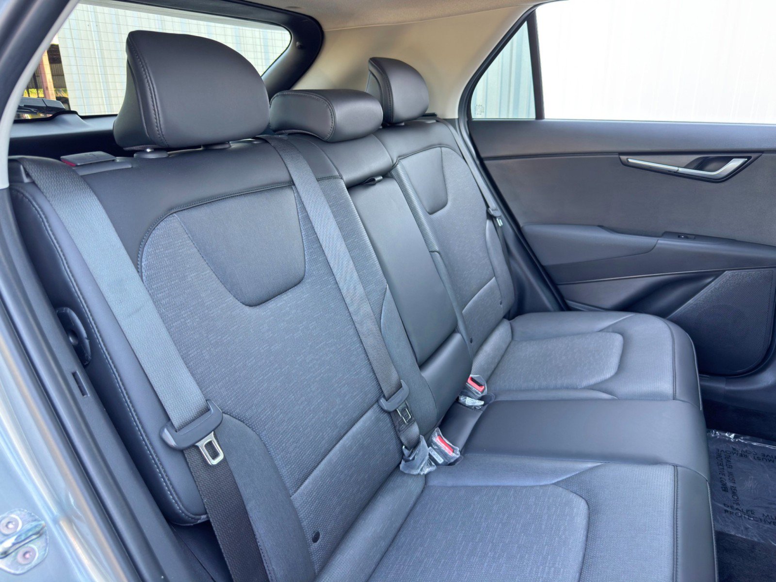 Used 2023 Kia Niro SX Touring image 35