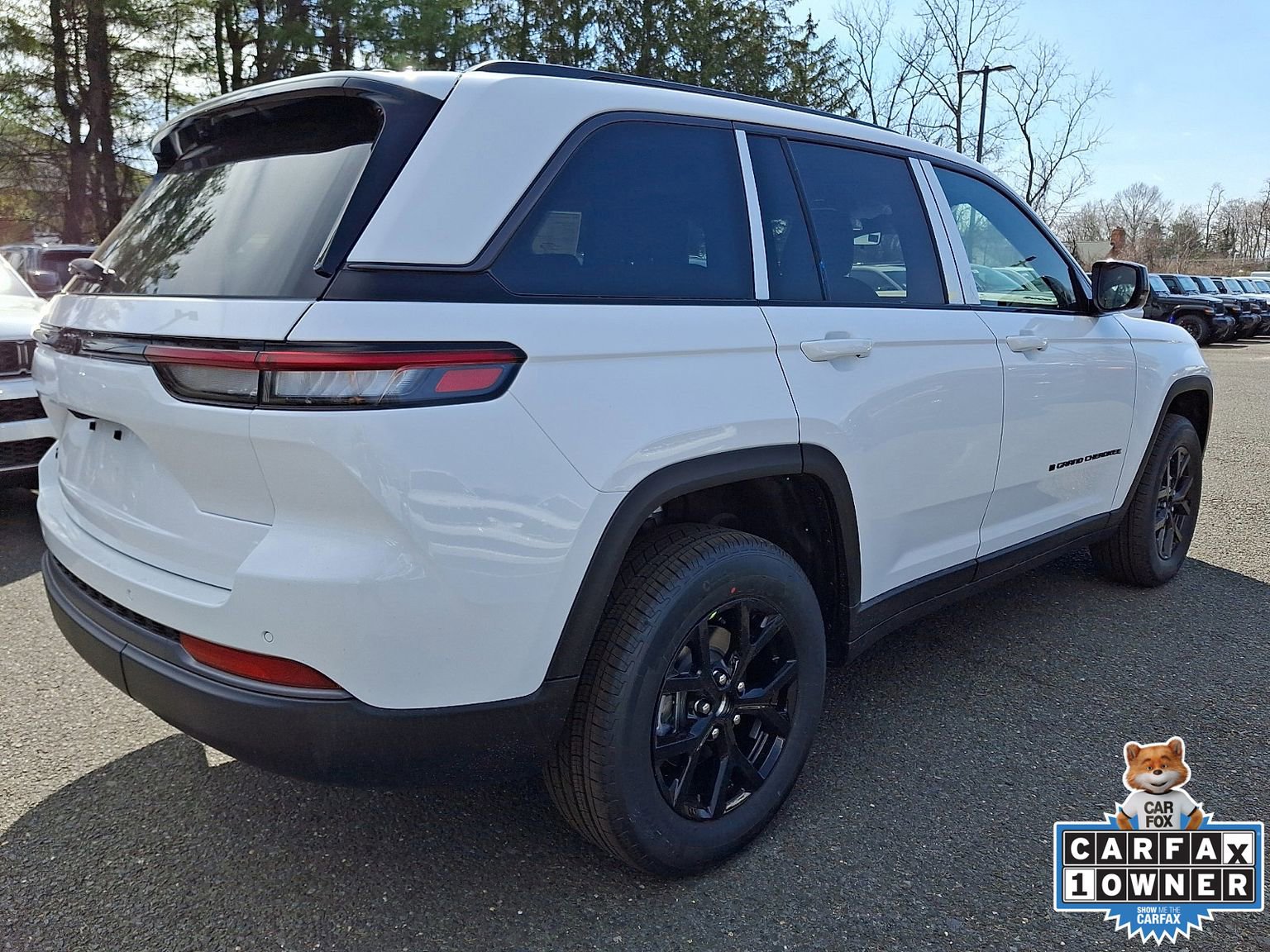 New 2026 Jeep Grand Cherokee Altitude image 3