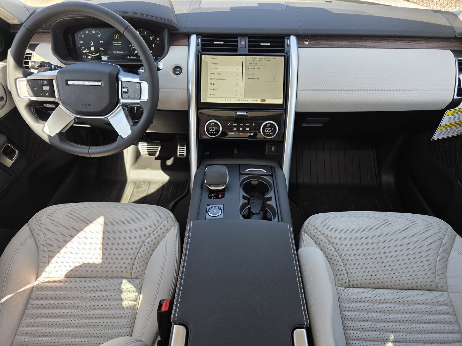 Used 2026 Land Rover Discovery Dynamic SE image 4