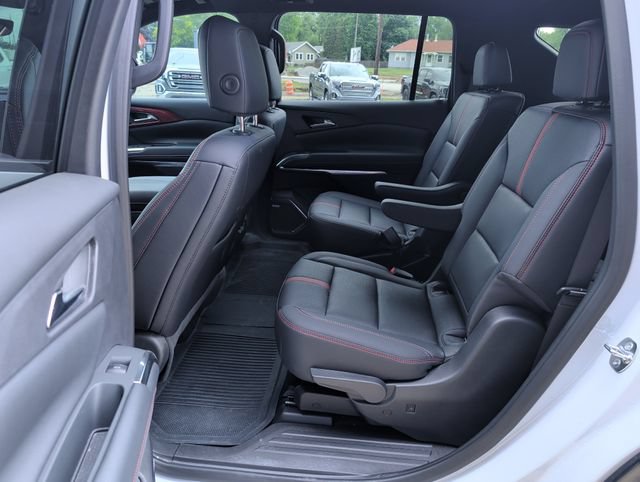 Used 2026 Chevrolet Traverse RS AWD/4WD image 24