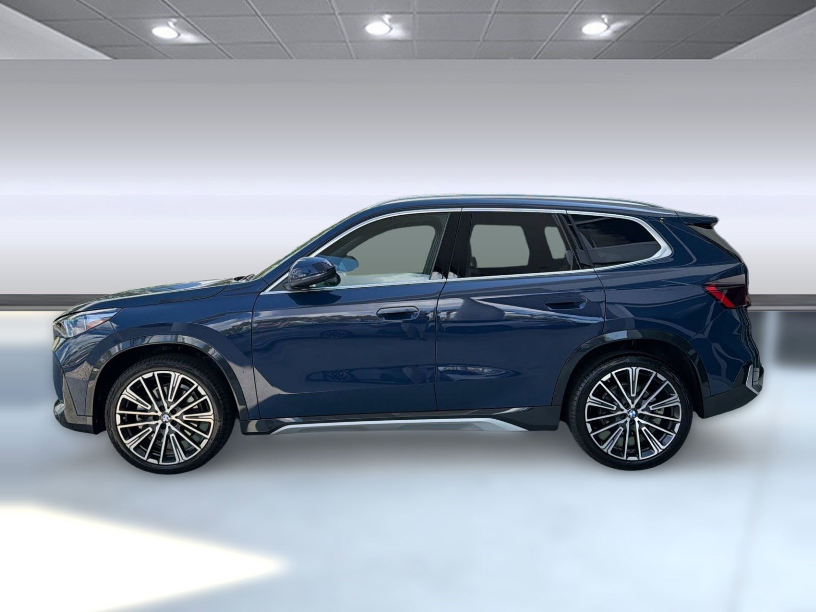 Used 2026 BMW X1 xDrive28i AWD/4WD image 2