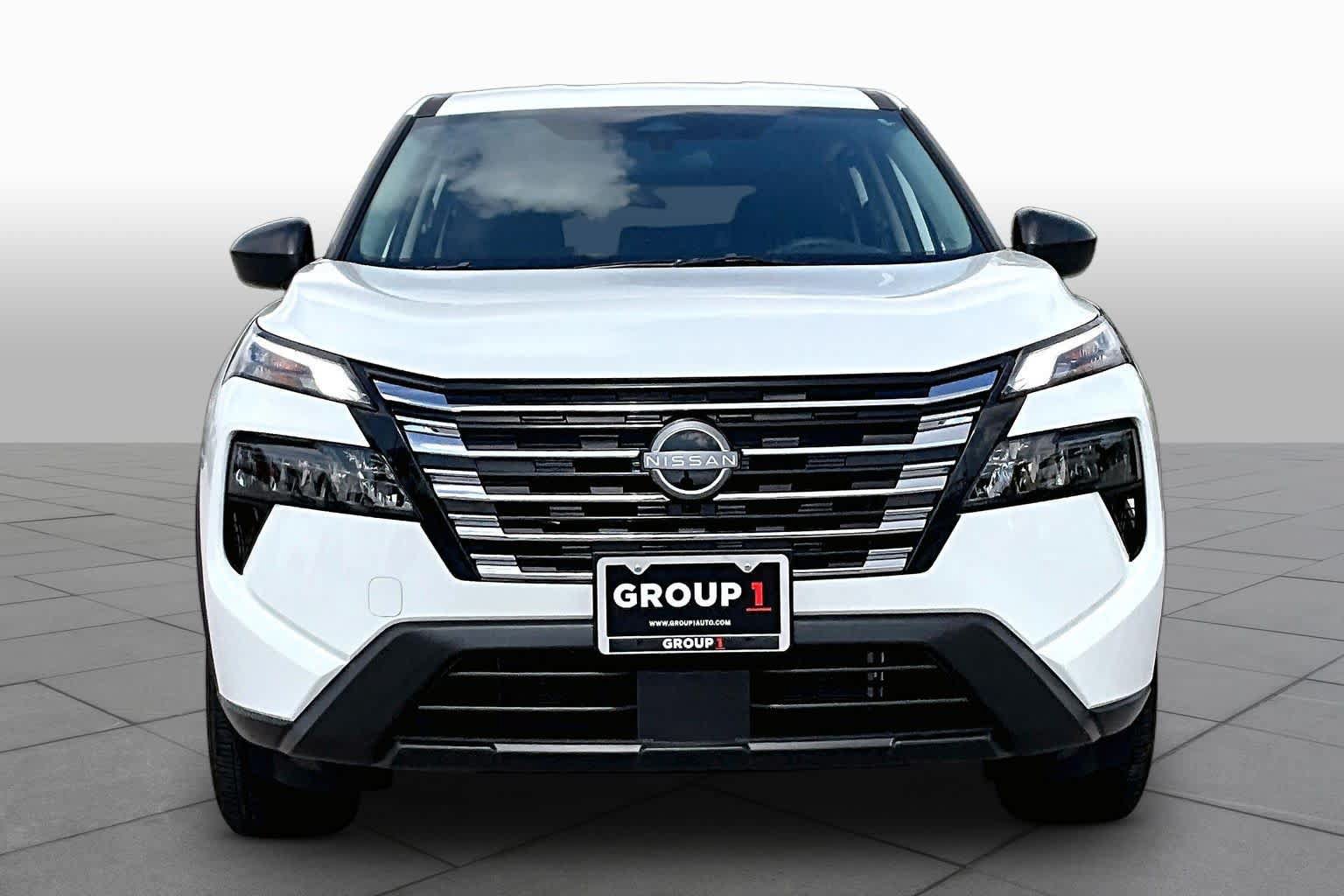 Used 2026 Nissan Rogue S AWD/4WD image 4