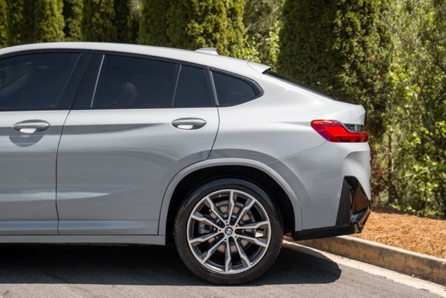 Used 2023 BMW X4 xDrive30i w/ M Sport Package image 11