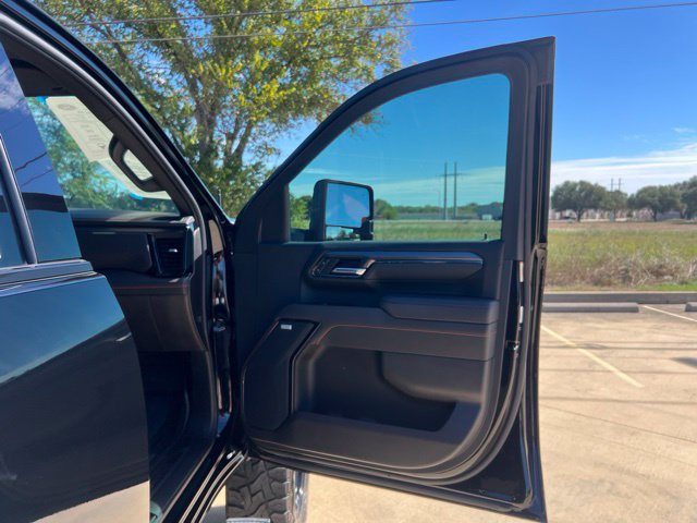 Used 2025 GMC Sierra 2500 AT4 w/ AT4 Premium Plus Package AWD/4WD image 36