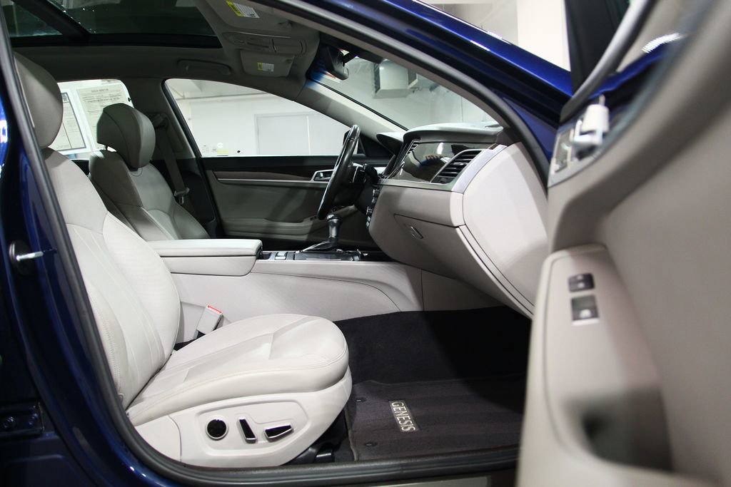 Used 2018 Genesis G80 3.8 w/ Option Group 02 image 23