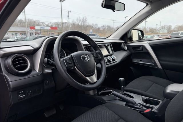 Used 2016 Toyota RAV4 LE image 10
