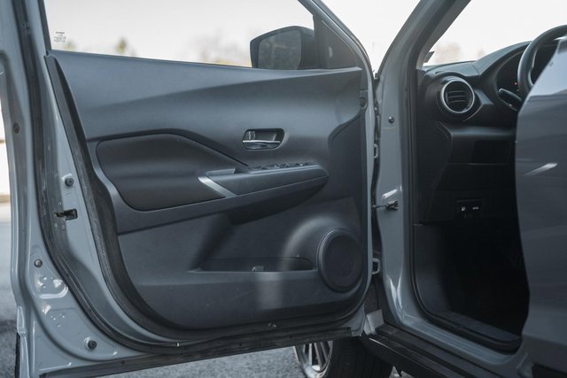 Used 2024 Nissan Kicks SV image 36