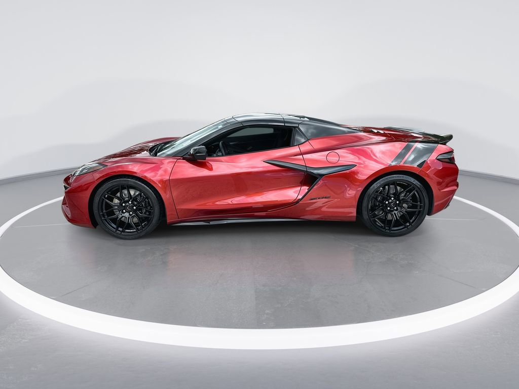 Used 2024 Chevrolet Corvette Z06 w/ Stealth Interior Trim Package RWD image 5