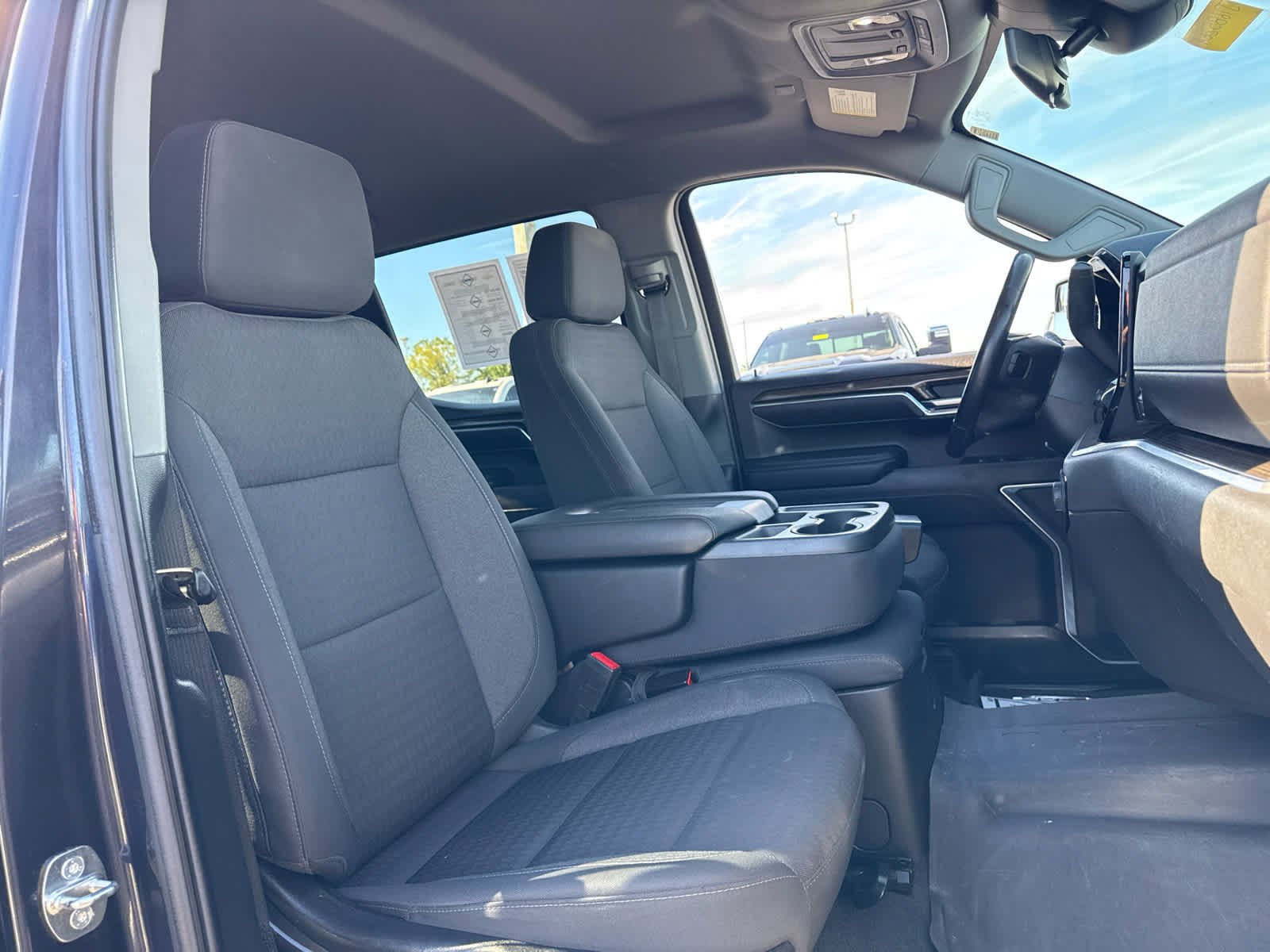 Certified 2022 Chevrolet Silverado 1500 LT AWD/4WD image 23