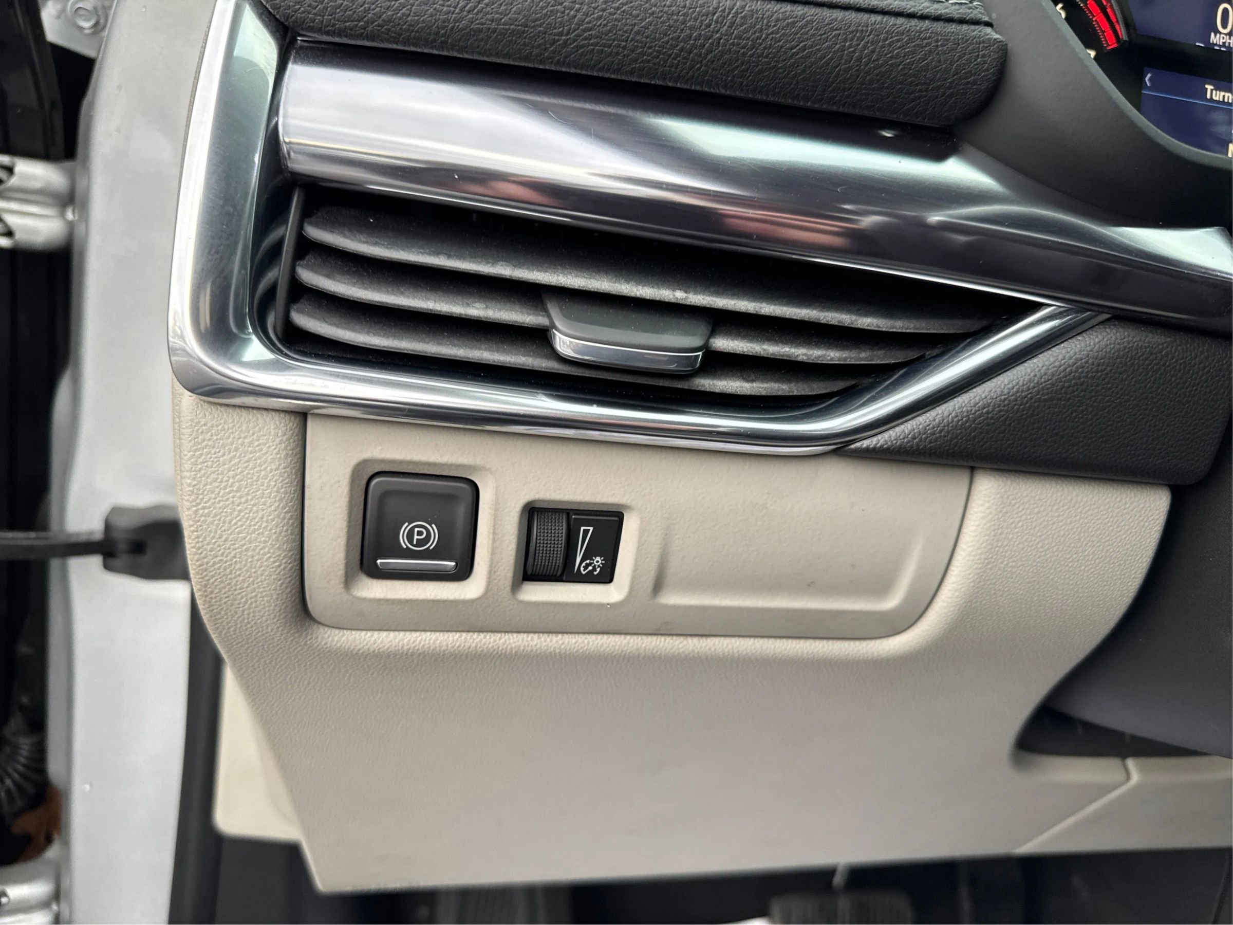 Used 2019 Cadillac XT4 Luxury FWD image 22