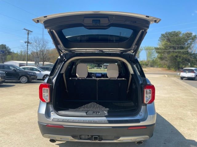 Used 2020 Ford Explorer XLT w/ Equipment Group 202A image 9