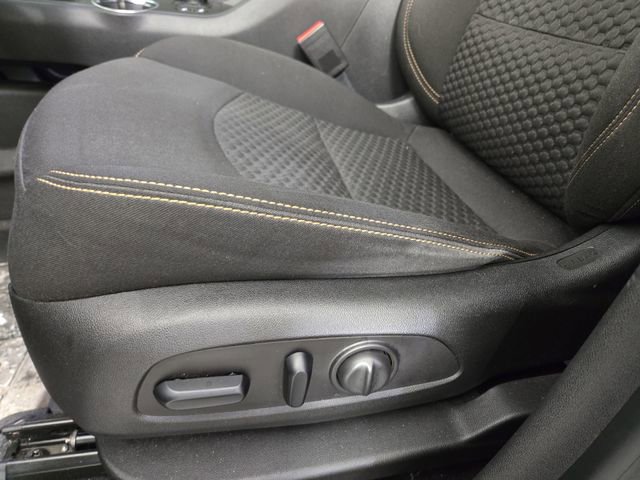 Used 2020 GMC Terrain SLE w/ Driver Convenience Package image 30