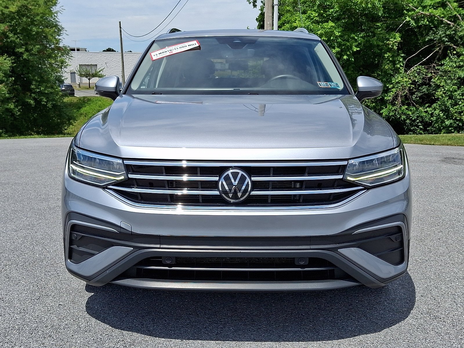 Used 2022 Volkswagen Tiguan SE AWD/4WD image 2