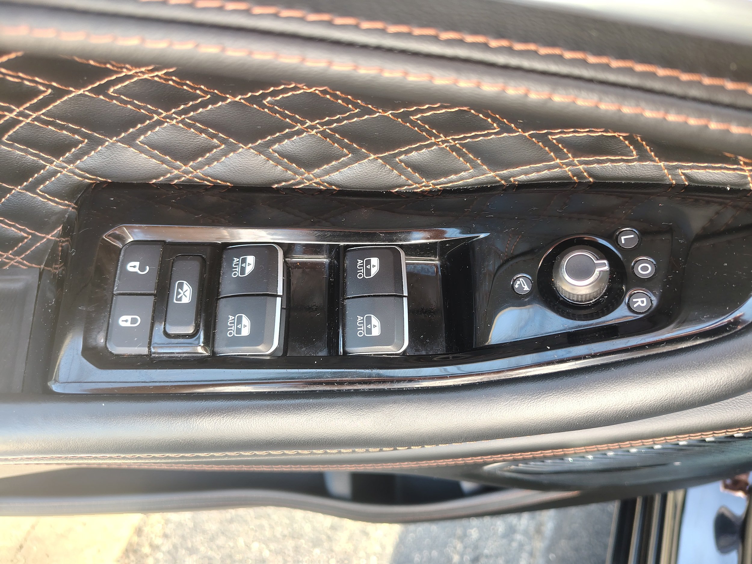 Certified 2025 Jeep Grand Cherokee L Summit AWD/4WD image 24