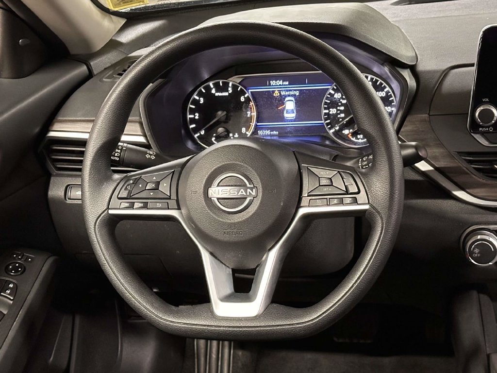 Used 2025 Nissan Altima 2.5 SV FWD image 16