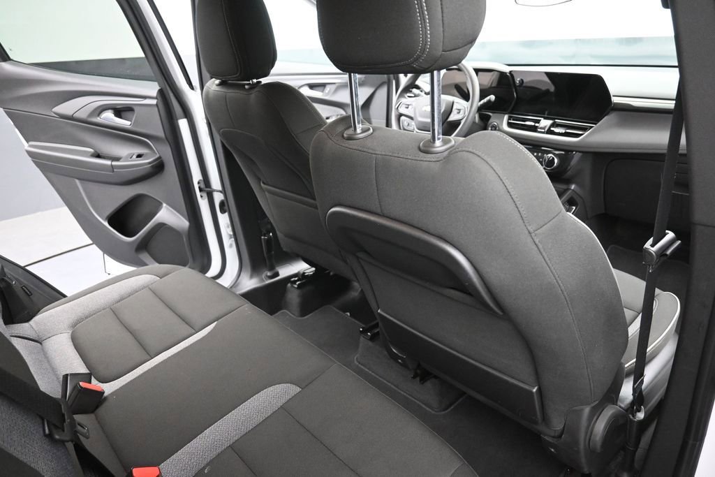 Used 2025 Chevrolet TrailBlazer LT FWD image 10