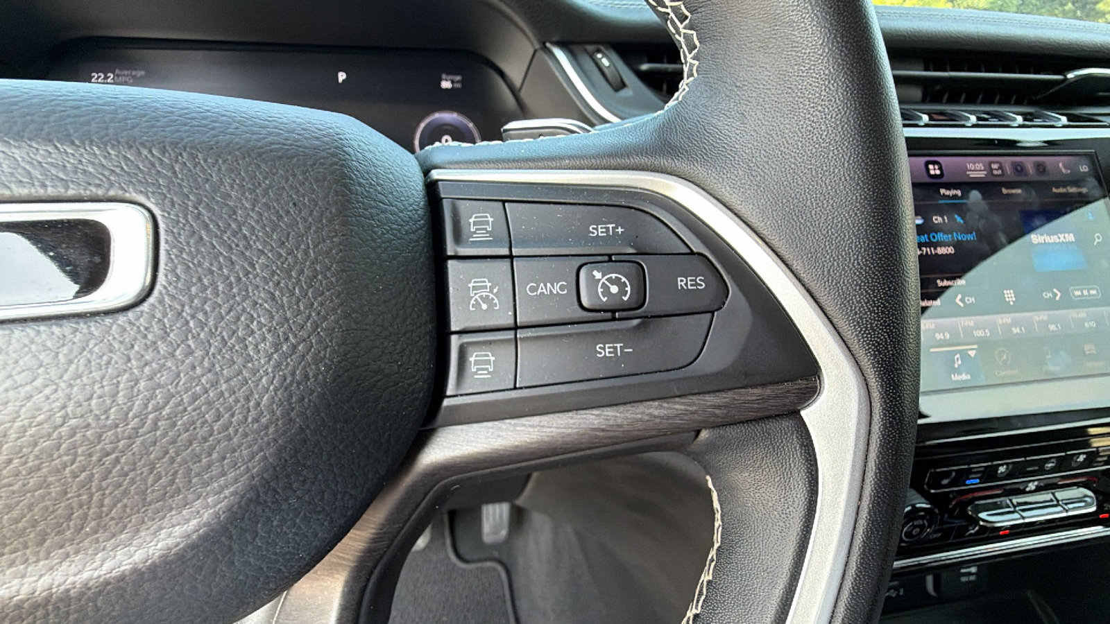 Used 2022 Jeep Grand Cherokee Limited w/ Luxury Tech Group II RWD image 29