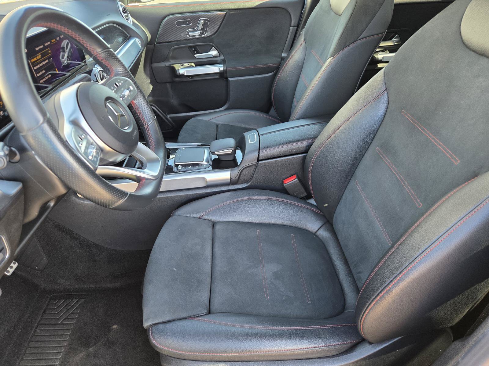 Used 2021 Mercedes-Benz GLB 250 image 21