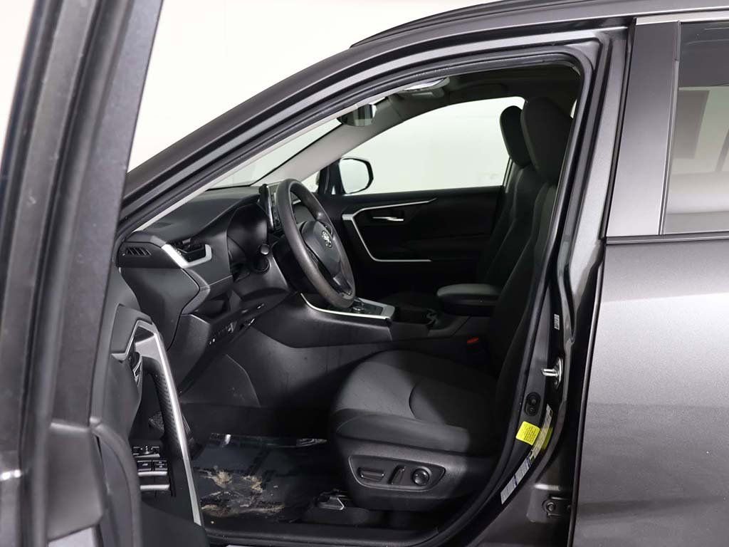 Used 2022 Toyota RAV4 XLE w/ Convenience Package image 30