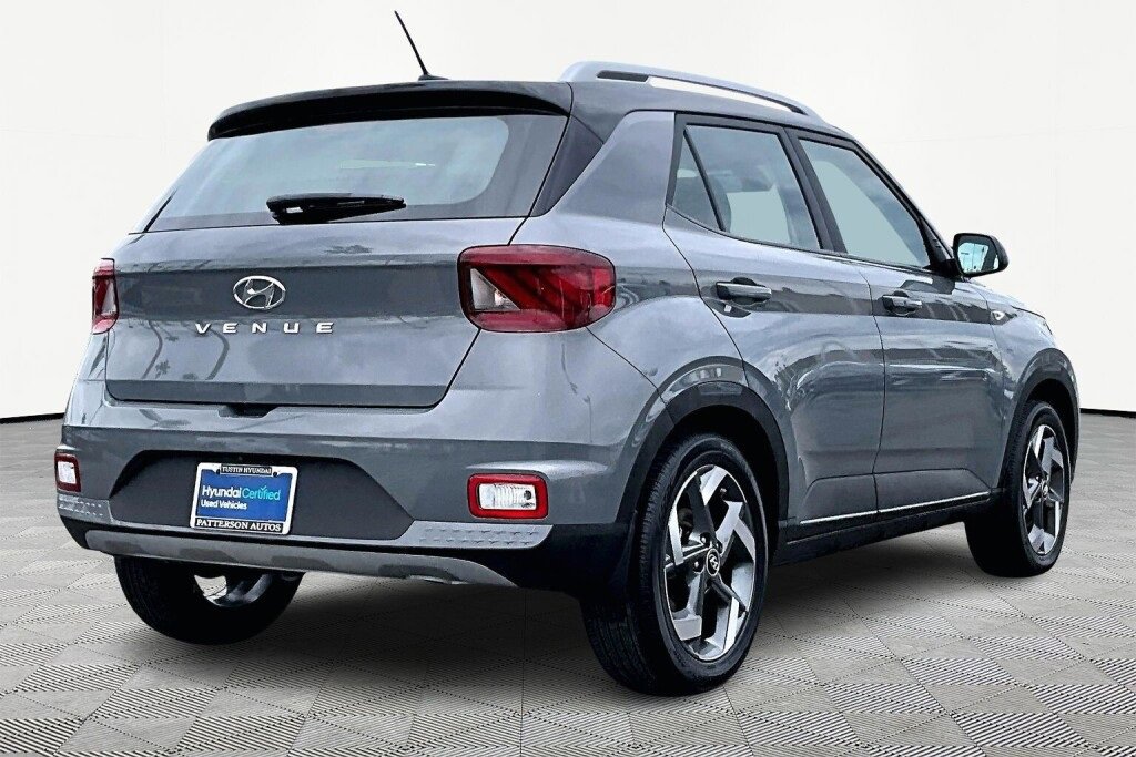 Certified 2023 Hyundai Venue Limited image 2
