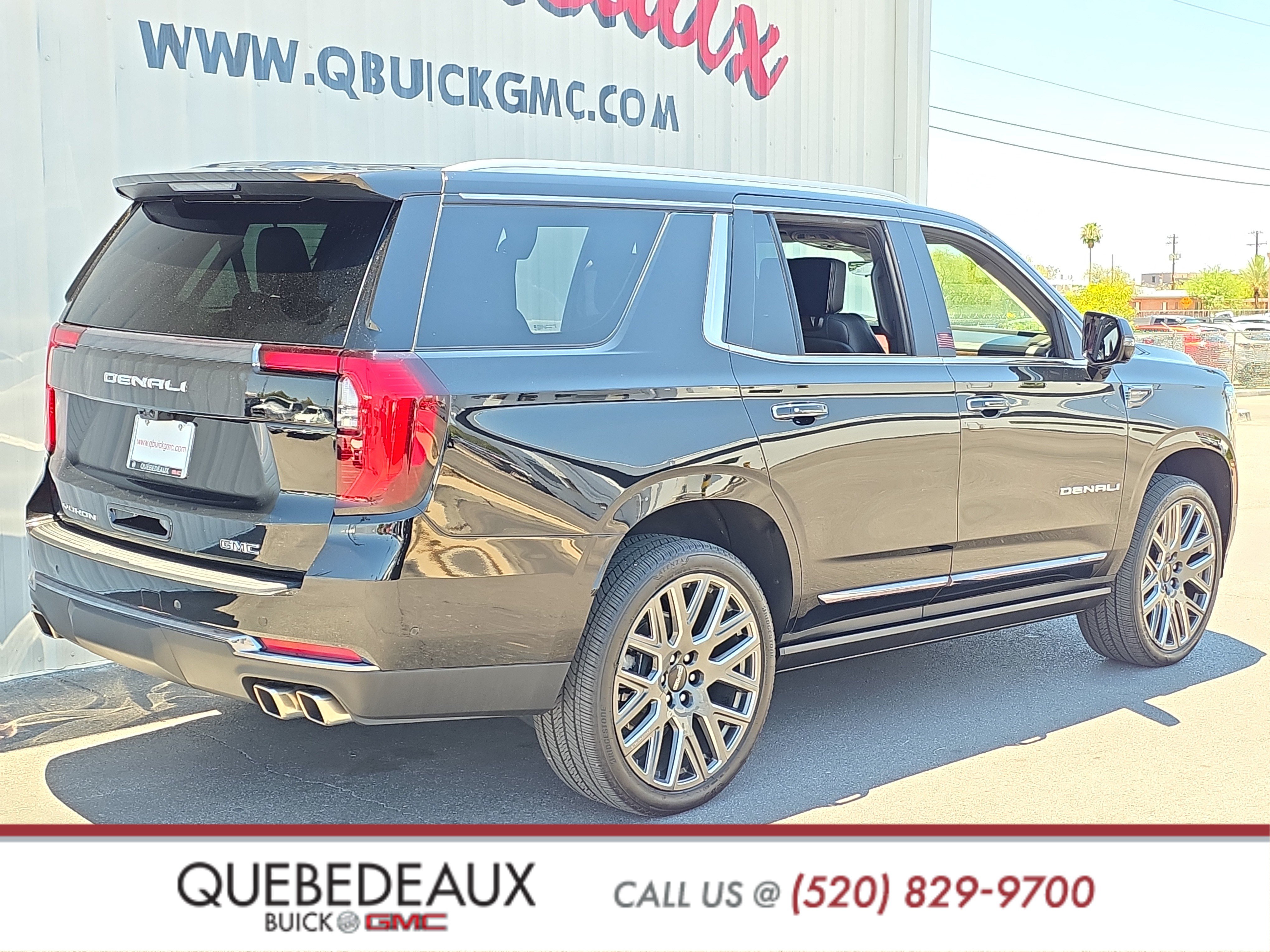 Used 2025 GMC Yukon Denali Ultimate AWD/4WD image 7