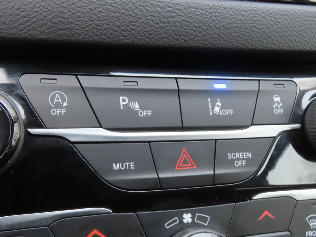 Certified 2024 Chrysler Pacifica Touring-L FWD image 10