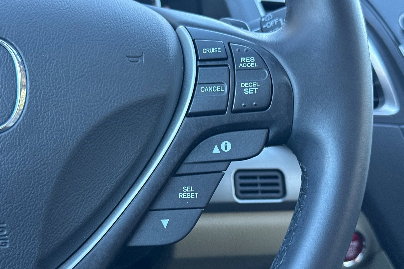 Used 2017 Acura RDX AWD w/ Technology Package image 32