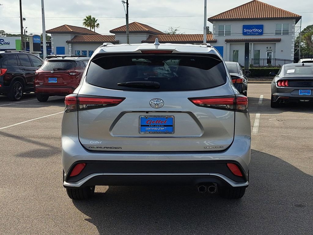 Used 2023 Toyota Highlander XSE image 6
