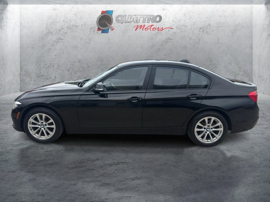 Used 2018 BMW 320i xDrive Sedan AWD/4WD image 2