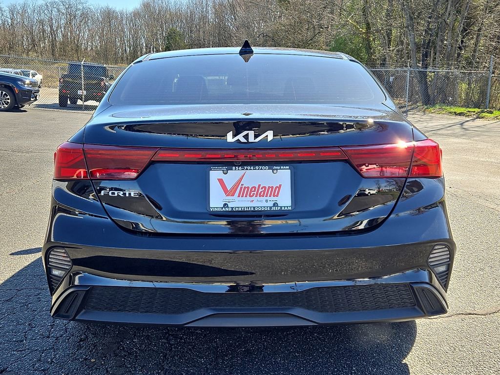Used 2023 Kia Forte LXS FWD image 5