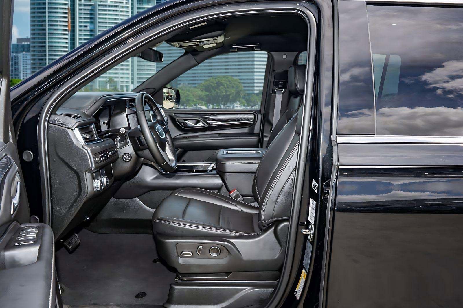 Used 2024 GMC Yukon XL Denali image 18