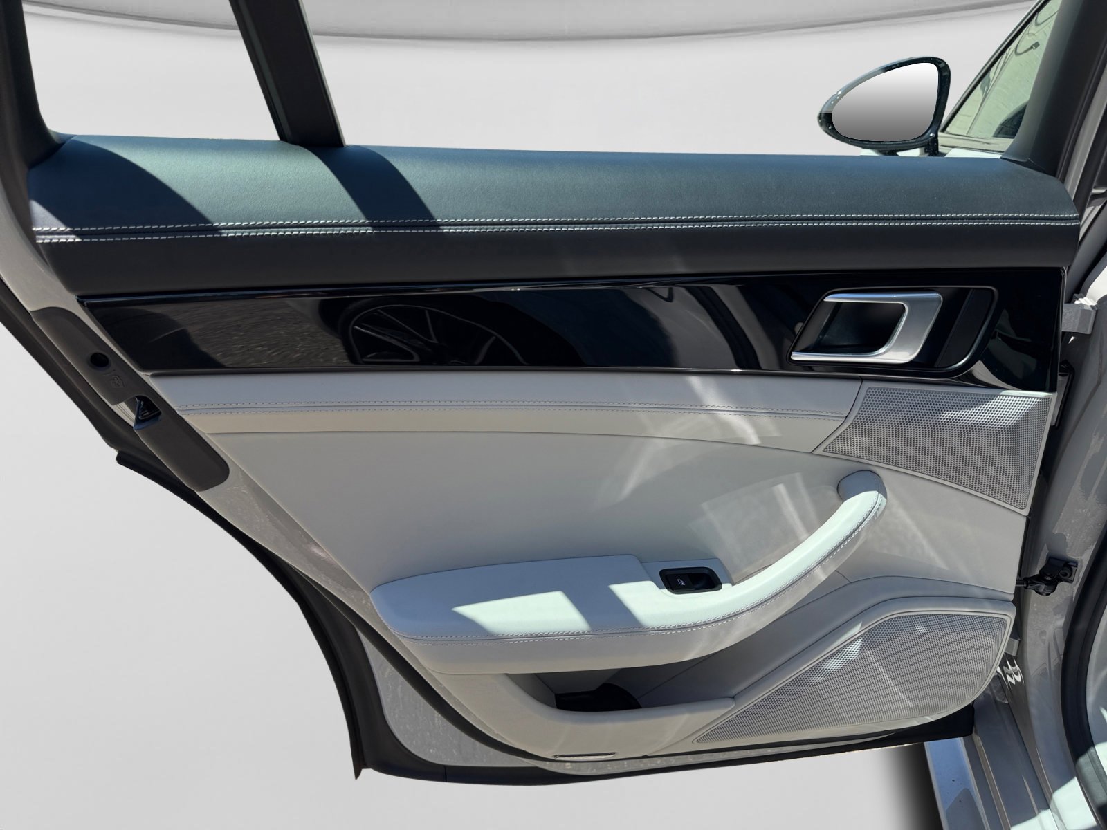 Used 2023 Porsche Panamera image 17
