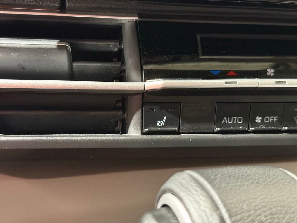 Certified 2024 Toyota Sienna XLE image 31