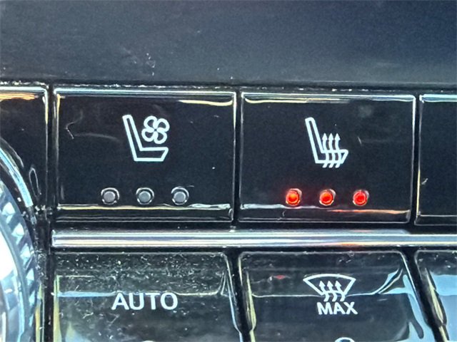 Certified 2024 GMC Canyon Denali image 30