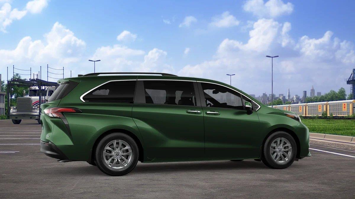 New 2026 Toyota Sienna XLE FWD image 13
