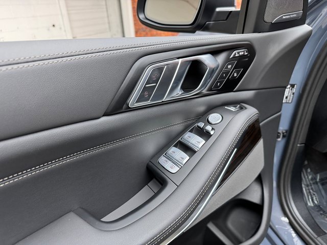 Used 2026 BMW X7 xDrive40i image 11