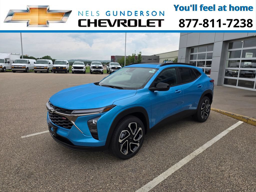 New 2026 Chevrolet Trax RS w/ Sunroof Package FWD image 3