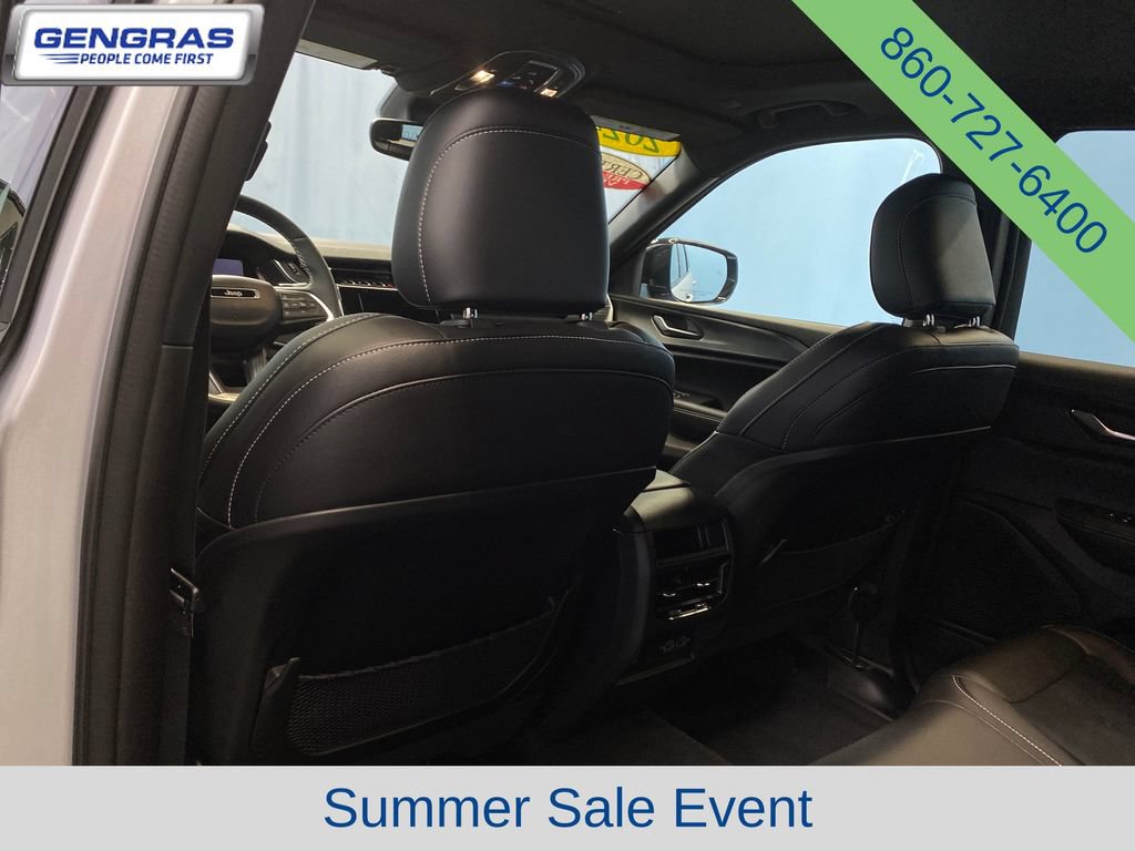 Used 2024 Jeep Grand Cherokee Altitude AWD/4WD image 28