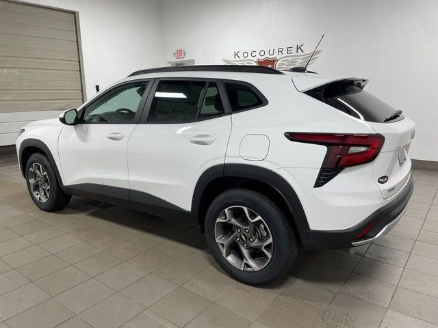 New 2026 Chevrolet Trax LT w/ Driver Confidence Package FWD image 4